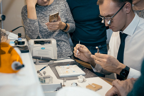 7 Создание цельнокерамической реставрации в полной анатомии по CAD/CAM с окрашиванием - общая галерея