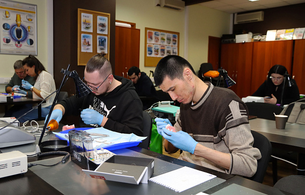 Одномоментная имплантация, немедленная нагрузка  (9)