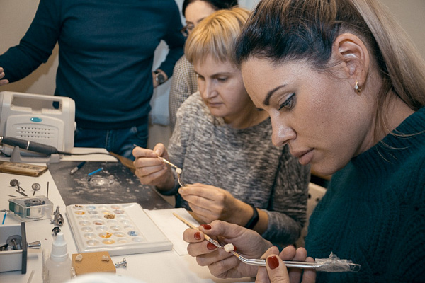 8 Создание цельнокерамической реставрации в полной анатомии по CAD/CAM с окрашиванием - общая галерея